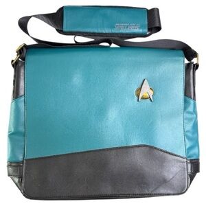 STAR TREK TNG THINK GEEK  MESSENGER BAG IN SCIENCES BLUE WITH METAL COMBADGE